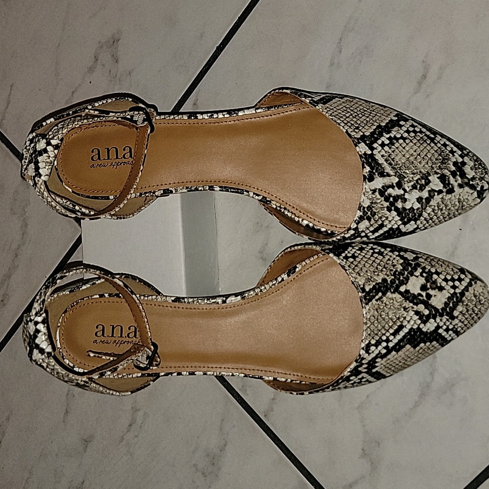 a.n.a BLACK & CREAM BALLET FLATS